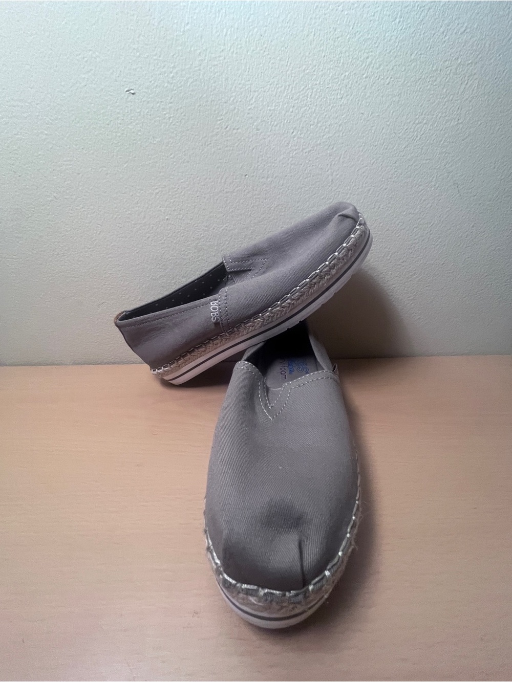 Bobs Skechers Taupe Breeze Canvas Espadrille Platform Flat Memory Foam Shoe Sz 6